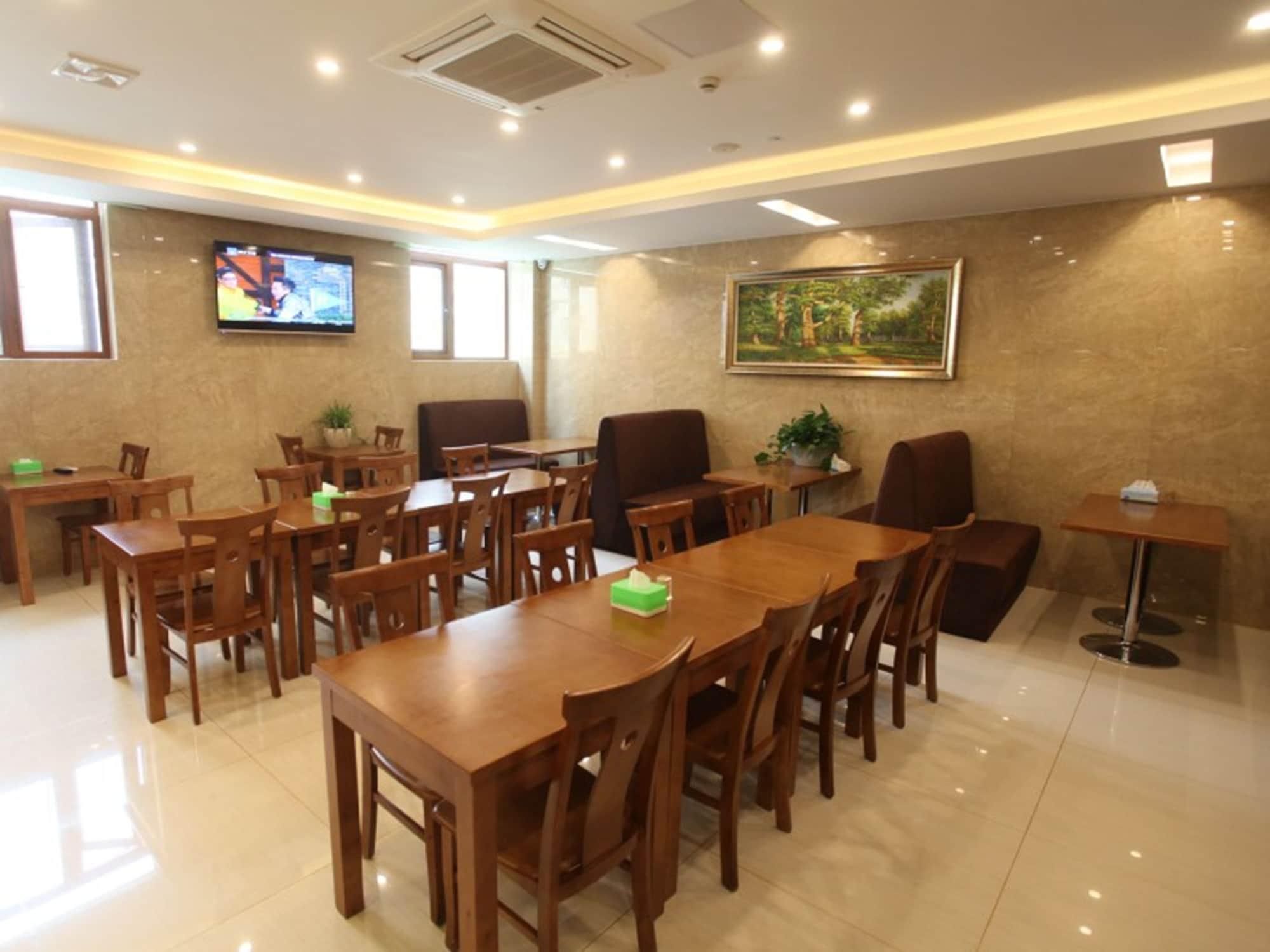青皮树枣庄滕州市火车站酒店 外观 照片